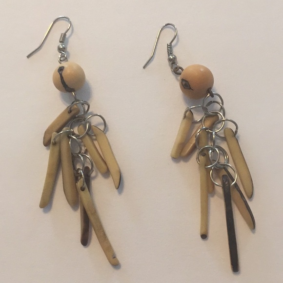 Vintage Silver Tone Earrings - Picture 2 of 2